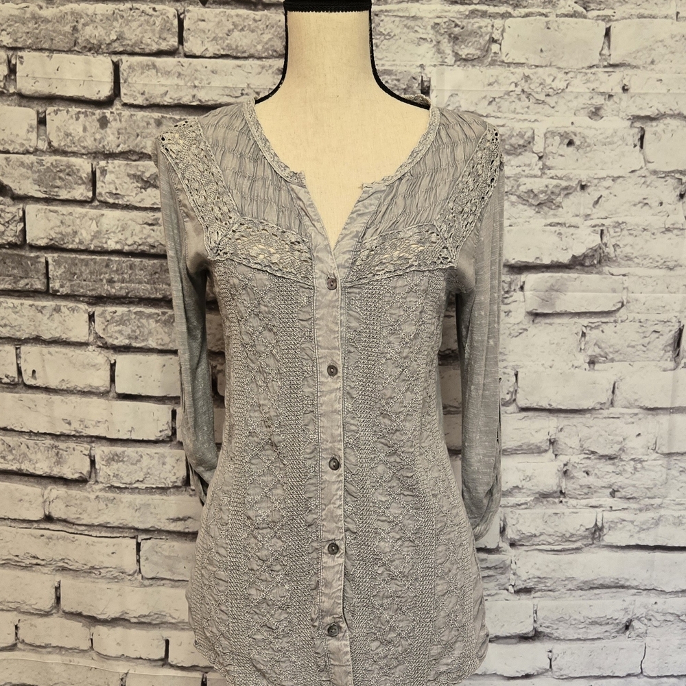 Solitaire Gray Lace Trim Top
